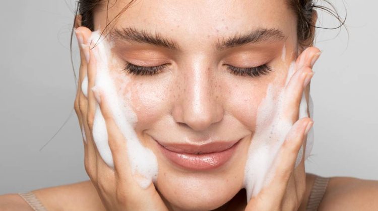 Productos para la rutina de limpieza facial