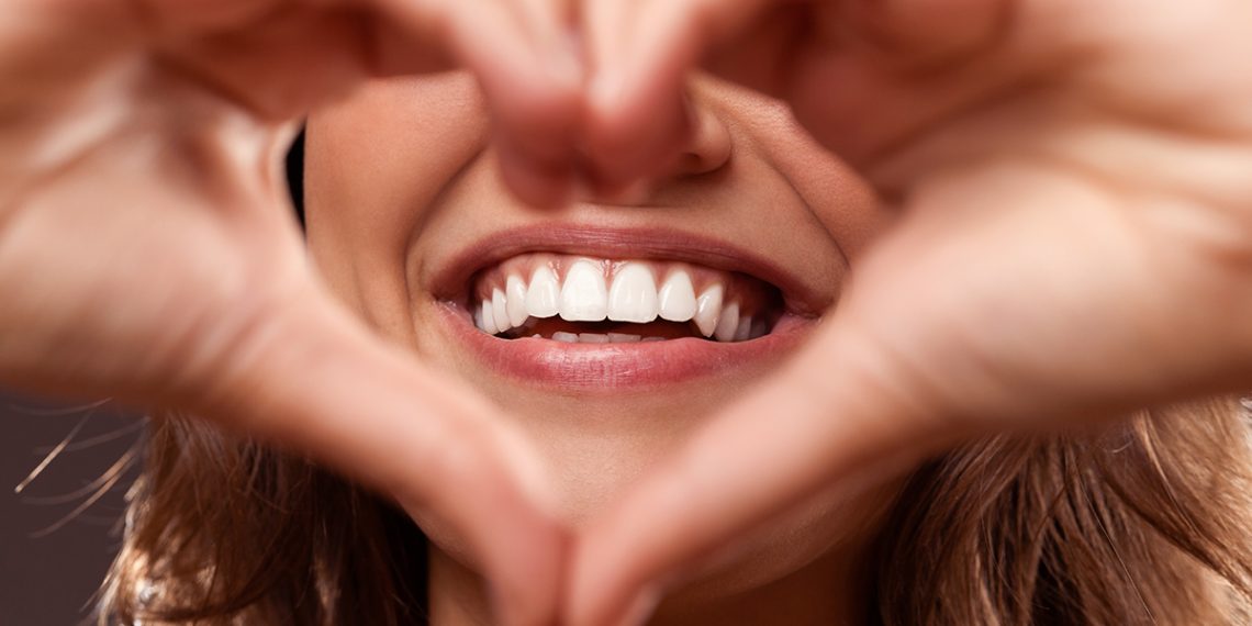 Bicarbonato de sodio para blanquear tus dientes