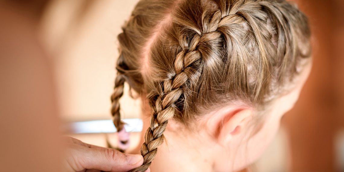 Toma nota de los mejores peinados con trenzas para las niñas