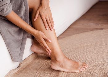 Estos son los geles fríos para piernas cansadas que recomiendan los expertos