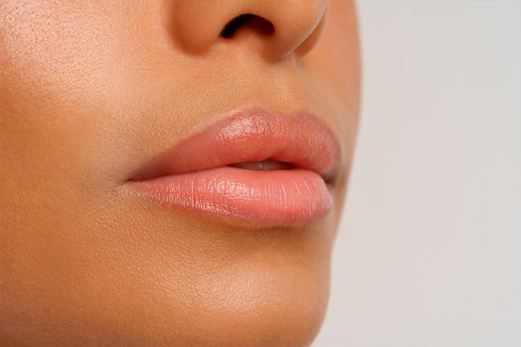 Toma nota de los mejores trucos y consejos para hidratar los labios resecos