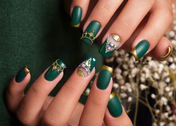 Estas son las ideas sencillas de uñas verdes decoradas