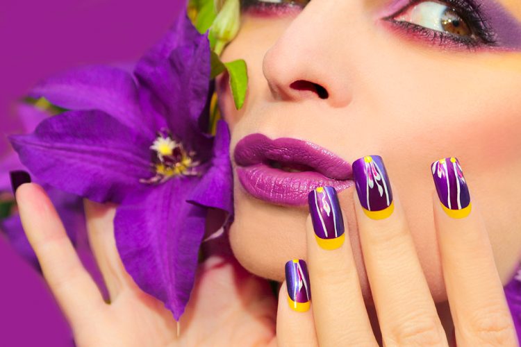 ideas de manicuras que se inspiran en uñas con flores