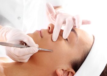 el dermaplaning se ha puesto de moda. Te contamos todo lo que deberías saber