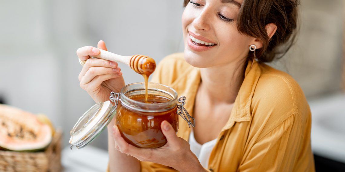 Te contamos los beneficios de la mascarilla miel y canela