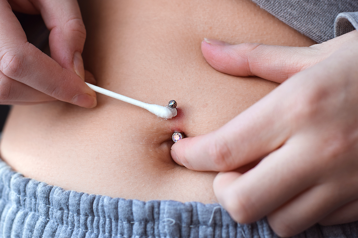 Todos los síntomas de un piercing infectado para que sepas identificarlo