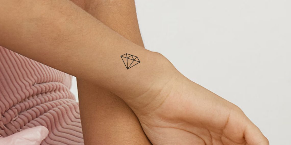 Te contamos el significado tatuajes con diamantes