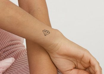 Te contamos el significado tatuajes con diamantes