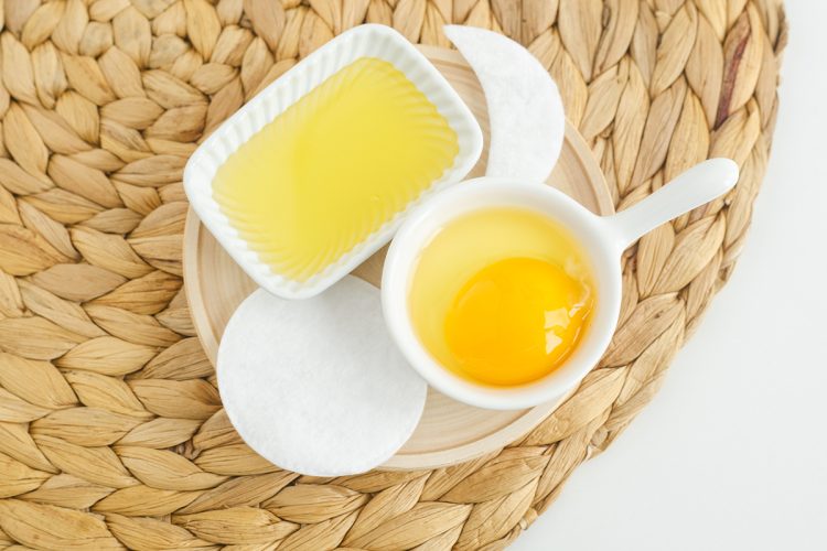 Mascarilla de aceite de oliva y huevo: beneficios y cómo hacerla