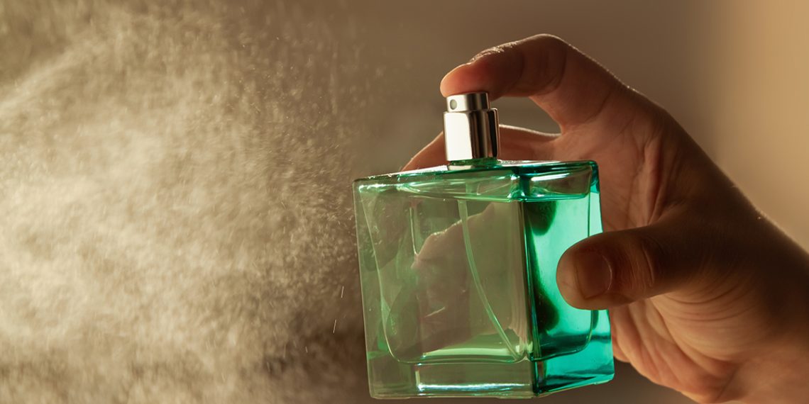 Te contamos cuáles son los mejores perfumes para hombres con una fragancia suave