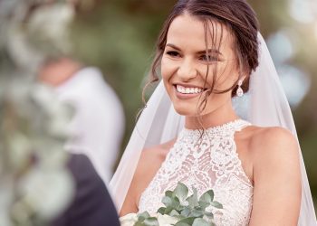 Recogidos para una boda con el pelo corto: ideas