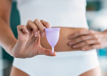 Dormir con la copa menstrual y otras dudas: te respondemos.