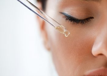 ¿Cuáles son los mejores aceites para el contorno de los ojos?