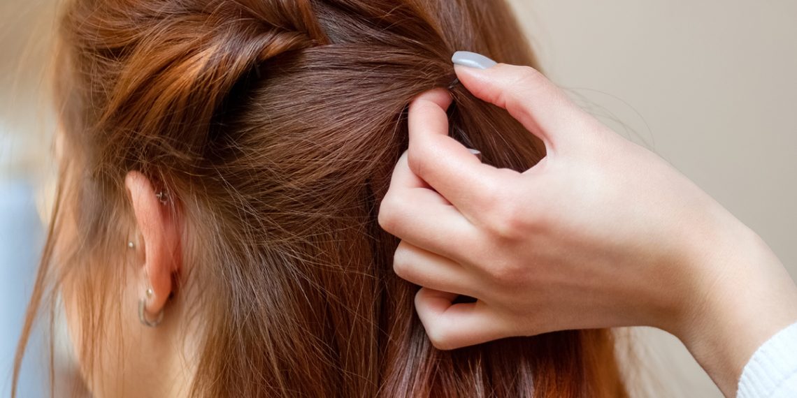 Cómo quitar las extensiones del cabello