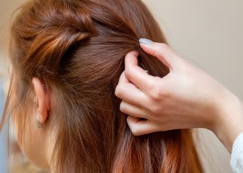 Cómo quitar las extensiones del cabello