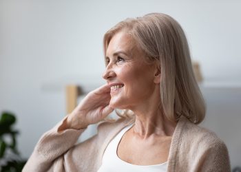 Te contamos todos los mejores productos skincare para mujeres de más de 50 de las rebajas de verano