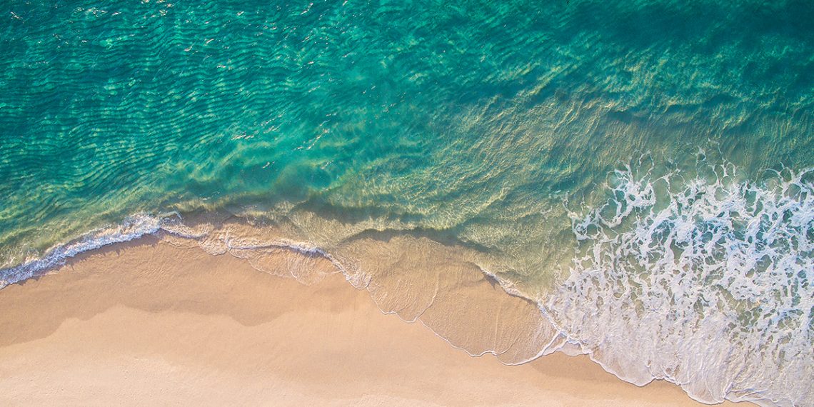 qué beneficios tiene el agua de mar para la piel y el cabello.