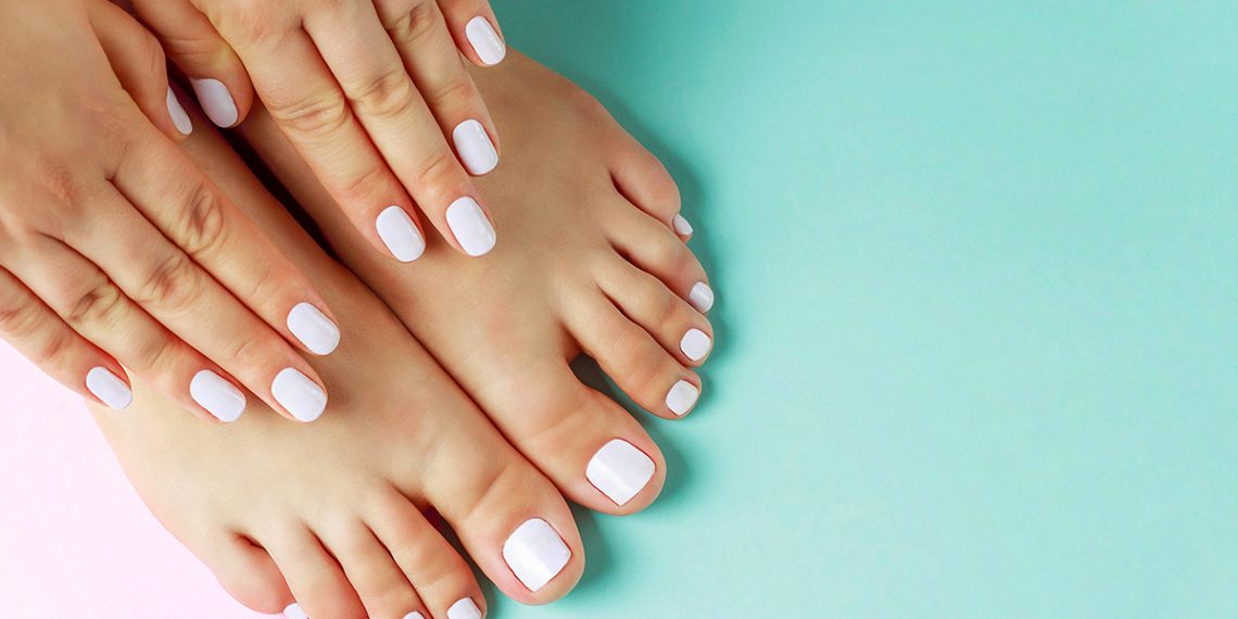 Cómo combinar manicura y pedicura