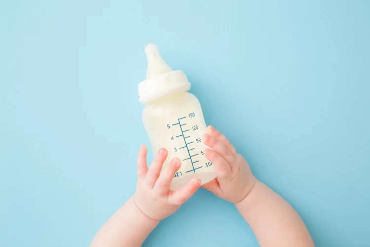 Cómo pasar de la leche materna a la leche de fórmula