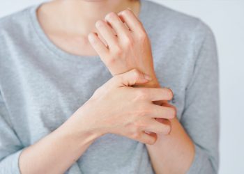 ahora la psoriasis está a la orden del día. Por eso conviene saber muy bien qué es, cuáles son sus síntomas y cómo puedo tratarla.