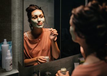 Hoy te hablamos en este artículo de Primor de la tendencia en belleza que más triunfa entre la Gen Z: el skin cycling.