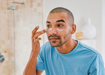 Te contamos cuáles son los mejores kit faciales de hombres.