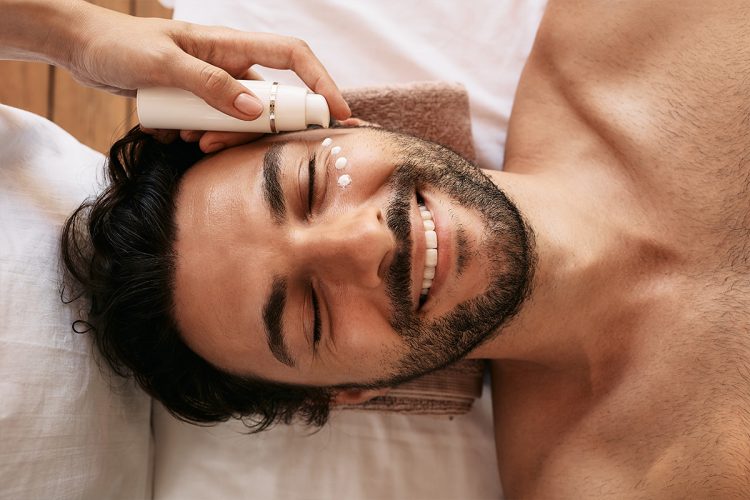 Te contamos cuáles son las tendencias en cosmética de otoño para hombres.