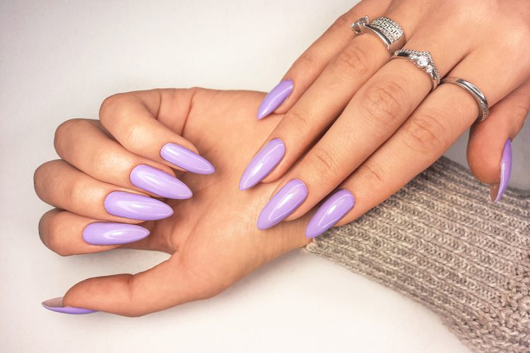 Hblaremos de las mejores ideas de uñas stiletto elegantes y femeninas.