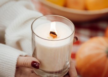 Te contamos qué velas con olor a otoño son mejores.