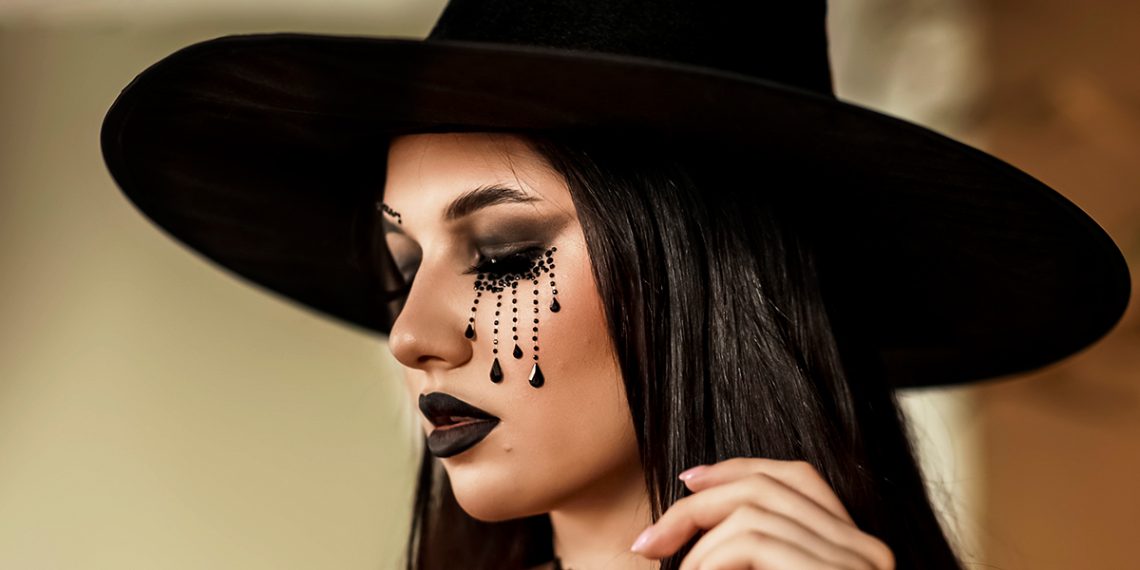 Cómo hacer un maquillaje de bruja para Halloween