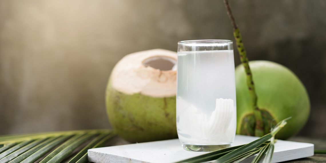 Te contamos todo lo que debes saber sobre el agua de coco.