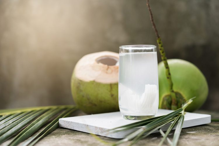 Te contamos todo lo que debes saber sobre el agua de coco.