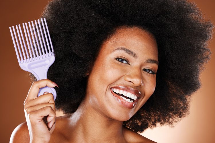 Mejores peines y cepillos para pelo afro