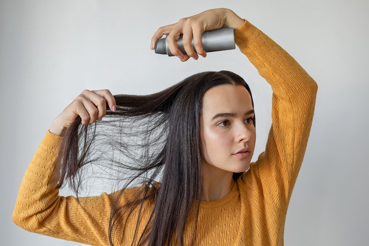 Te contamos qué productos para el cabello deberías usar para evitar los efectos de la contaminación.