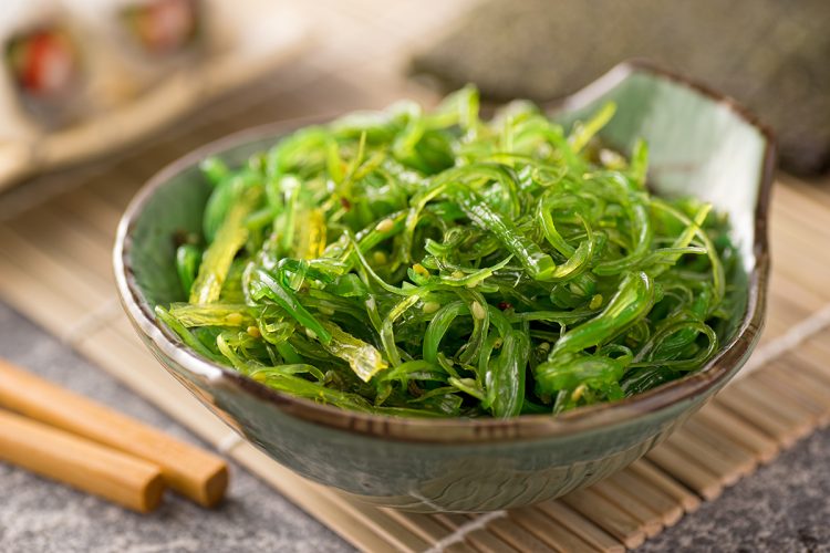 Beneficios para la salud, es el wakame.